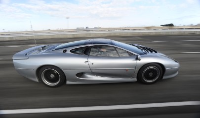 jag_xj220_20th_anniv_300112_06.jpg
