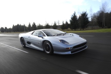 jag_xj220_20th_anniv_300112_12.jpg