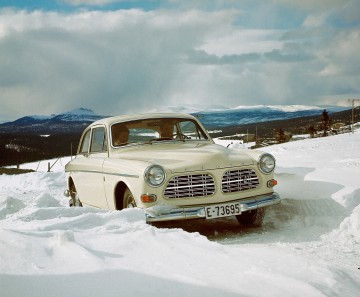 1_Volvo_121_Amazon.jpg