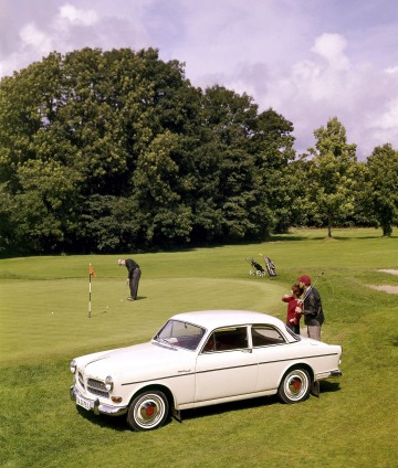 2_Volvo_122_S_Amazon.jpg
