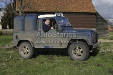 LR_DEFENDER_FARMING_01_LR.jpg