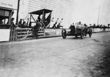 1-1922-ChassisTT1-Grand-prix-du-Bolougne-1st-AMHT-Copyright.jpg