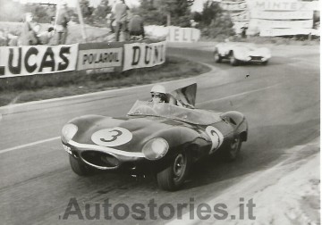 13_1957_Jaguar D-type_Le Mans.jpg