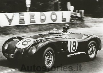 4_1953_Jaguar C-type_Le Mans_Rolt.jpg