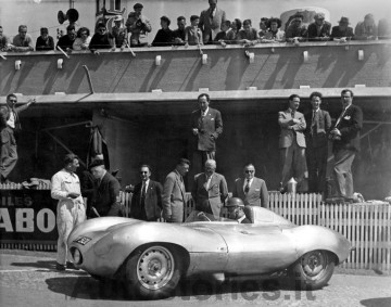5_1954 Le Mans Test_Tony Rolt in first Jaguar D-type.jpg