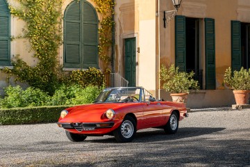 1_AlfaRomeoSpider_Duetto_secondseries.jpg