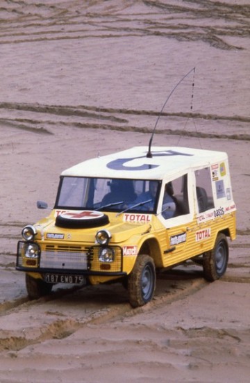 8_Mehari Paris-Dakar 1.jpg