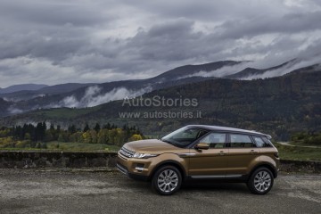 RR_Evoque_14MY_Range_Drive_061113_05.jpg
