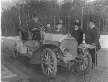 1-1908_SKODAelectricpetrol.jpg