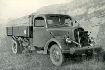 4-1939_SKODAWoodGasTruck.jpg