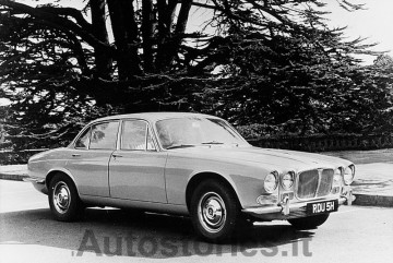 7-Daimler Sovereign Series I.jpg
