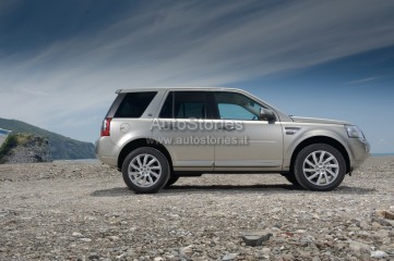 2011_Freelander_2_02.jpg