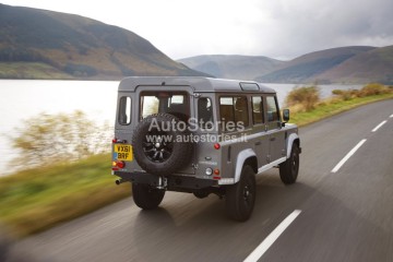 2012_02_Defender_110_Station_Wagon.jpg