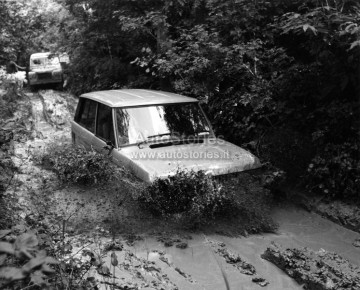 1974_01_Range_Rover.jpg