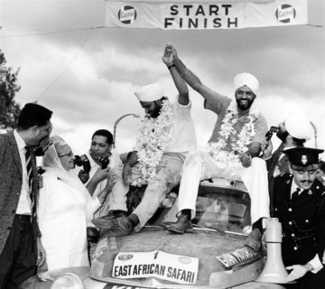 3-The_Singh_brothers_and_their_Volvo.jpg