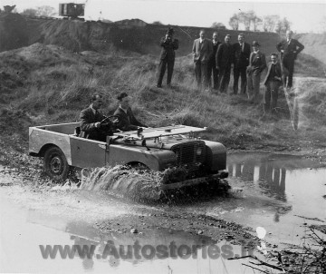01_1947_Early_Land_Rover_Testing_Packington_Estate.jpg