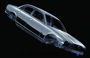 01_Jaguar XJ_2003.jpg