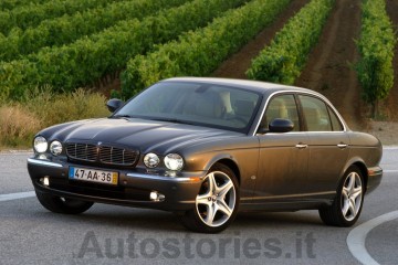 07_Jaguar_XJ_2004.jpg