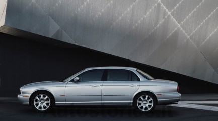 10_Jaguar_XJ_LWB_2004.jpg