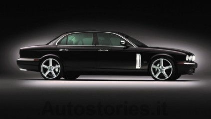 15_Super V8 Portfolio_2005_a.jpg