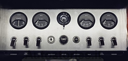09_Jaguar_E-Type_Series_1_Dashboard.jpg