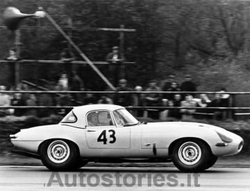 13_1963 Silverstone Lightweight E-type_G Hill.jpg