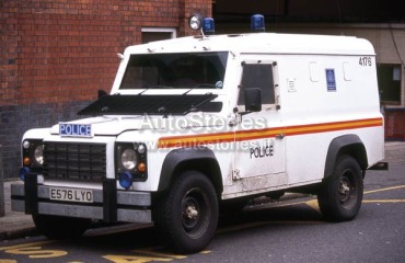 DEFENDER_110_POLICE_LR.jpg