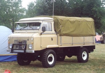 2-land-rover-santana-1300-06.jpg