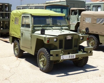 5-Land_Rover_Santana_88_Ejército_español.jpg