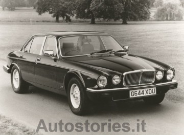 02_XJ Series 3 V12.jpg