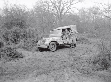 04_1947_Maurice e Spencer Wilks.jpg