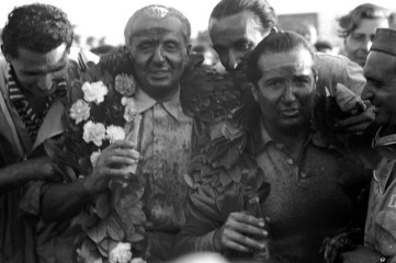 2_Villoresi and Ascari finished 1-2 in 1948 credit SHLBRDC.jpg