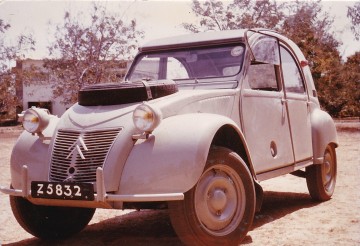 1965 Citroen 2CV Sahara.jpg